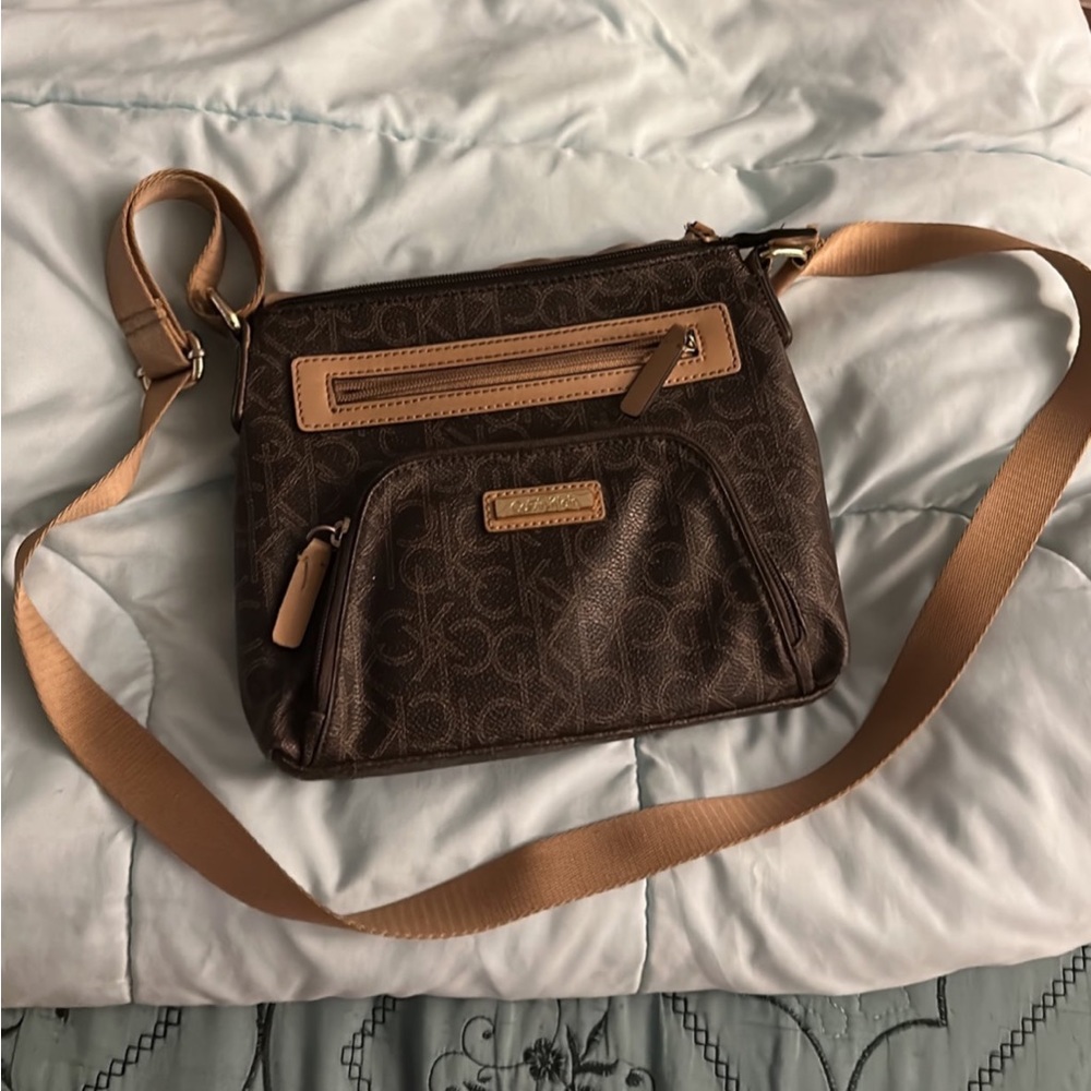 Calvin Klein Brown cross body bag 👜